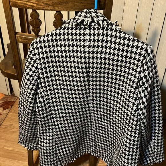 Express Medium Blazer Black White Lined Blazer Open Style Excellent like new - Picture 2 of 11